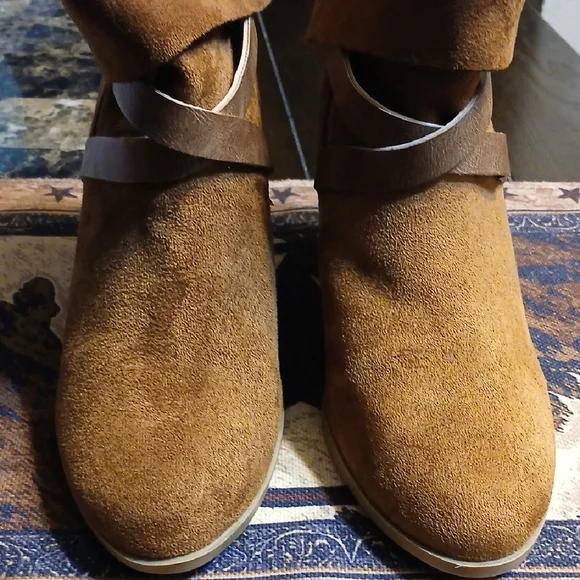 New Directions Brown Suede Women's Ankle Boots With Leather Strap Size 10 - Picture 9 of 10